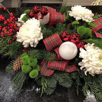 CH050 Snowballs Christmas Centerpiece