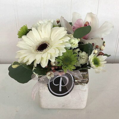 PP009 White & Green Flower Arrangement