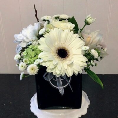 PP019 White Gerbera Flower Arrangement